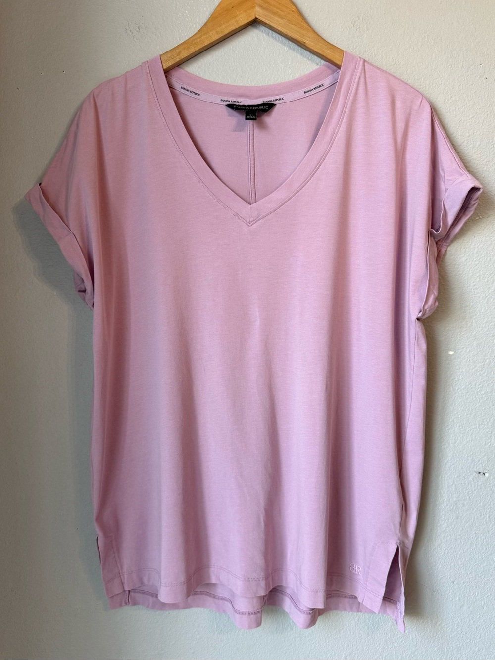Banana Republic Dusty Pink Everyday V-Neck Short Sleeve Tee Women’s Size Large